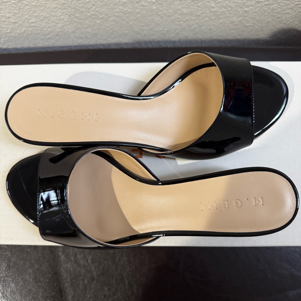 M. Gemi Glossy Black Women's Size 6.5